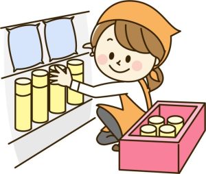 ドラッグストアの棚の下段に商品を並べて補充する女性スタッフのイラスト