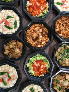 中華料理店の持ち帰り用メニューが並んだ写真